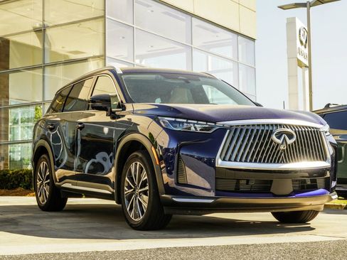 Certified 2026 INFINITI QX60 Luxe w/ Family Package FWD image 4