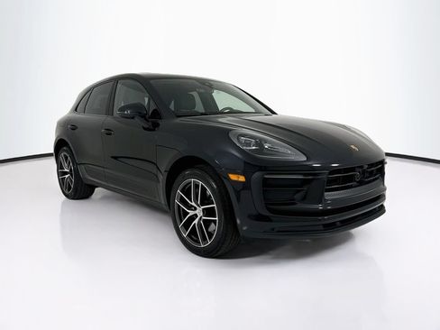 Certified 2025 Porsche Macan AWD/4WD image 7