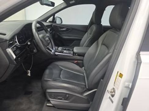 Used 2023 Audi Q7 3.0T Premium w/ Convenience Package AWD/4WD image 3