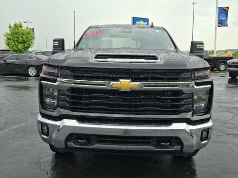 Used 2025 Chevrolet Silverado 2500 LT w/ Convenience Package AWD/4WD image 2