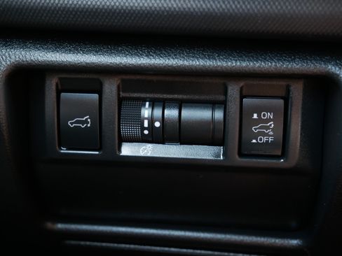 Certified 2025 Subaru Forester Premium AWD/4WD image 26