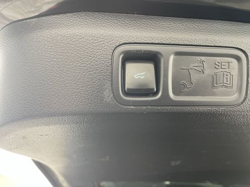 Used 2023 Ford Expedition XLT image 35