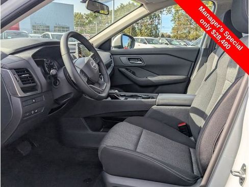 Certified 2025 Nissan Rogue SV image 16