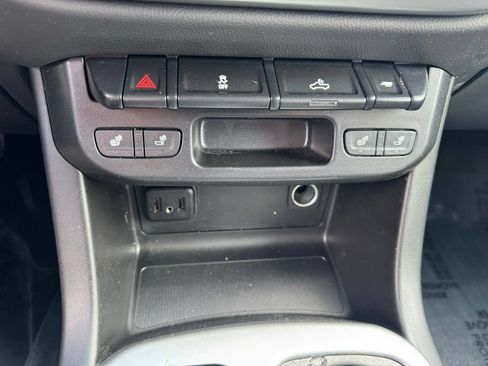 Used 2020 Chevrolet Colorado LT w/ Redline Special Edition AWD/4WD image 18