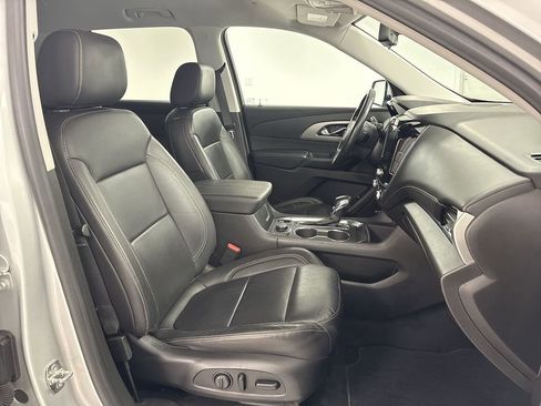 Used 2021 Chevrolet Traverse LT w/ LT Premium Package image 20