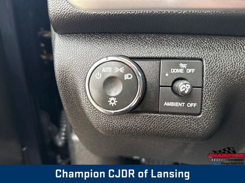 Used 2015 GMC Acadia SLE image 42