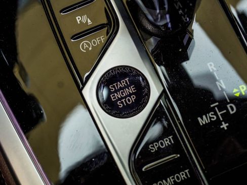 Used 2020 BMW X7 xDrive40i w/ M Sport Package image 22