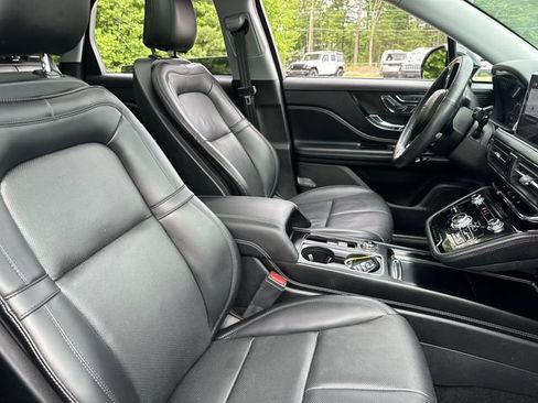 Used 2022 Lincoln Corsair AWD w/ Premium Package image 17