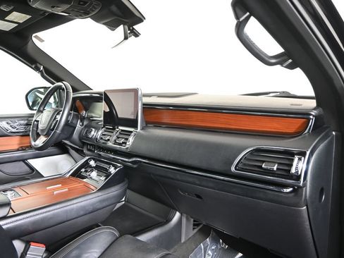 Used 2018 Lincoln Navigator Reserve w/ Technology Package AWD/4WD image 15