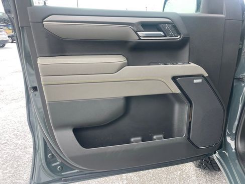 Used 2025 Chevrolet Silverado 1500 ZR2 w/ Technology Package image 16