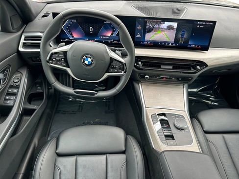 Used 2025 BMW 330i xDrive Sedan AWD/4WD image 17