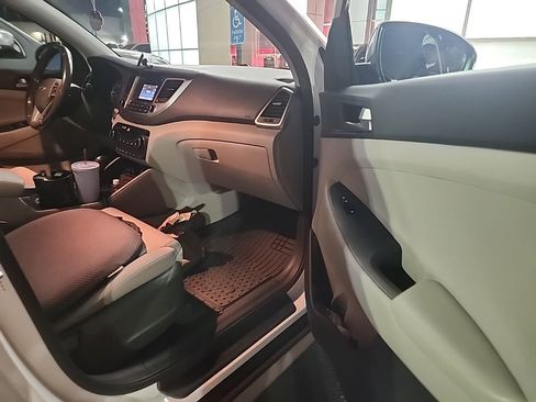 Used 2017 Hyundai Tucson Sport AWD/4WD image 9