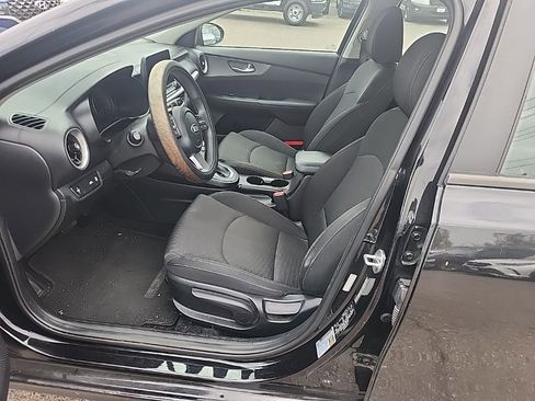 Used 2021 Kia Forte LXS FWD image 19