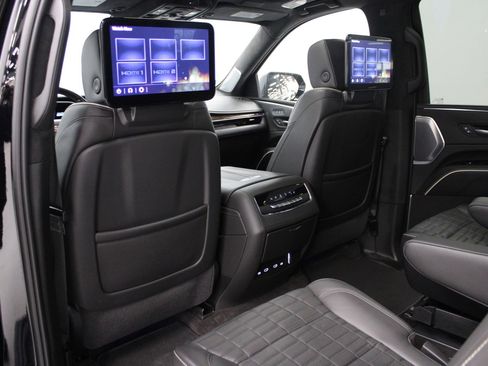 Used 2023 Cadillac Escalade ESV Sport Platinum w/ LPO, ONYX Package image 54