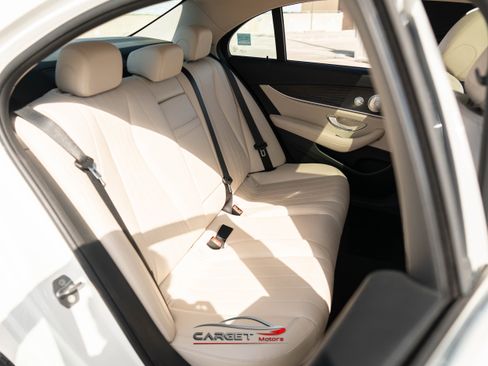 Used 2017 Mercedes-Benz E 300 4MATIC image 17