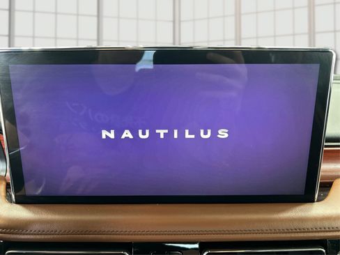 Used 2021 Lincoln Nautilus Reserve w/ Cargo Utility Package AWD/4WD image 13