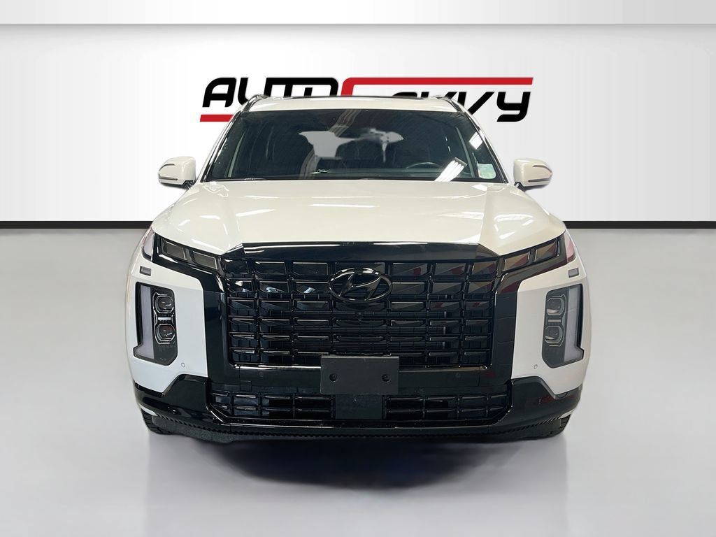 Used 2024 Hyundai Palisade Calligraphy AWD/4WD image 2