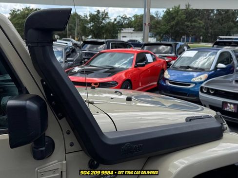 Used 2017 Jeep Wrangler Unlimited Sport AWD/4WD image 12
