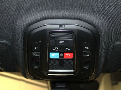 New 2025 Jeep Grand Cherokee Laredo w/ Luxury Tech Group I image 23