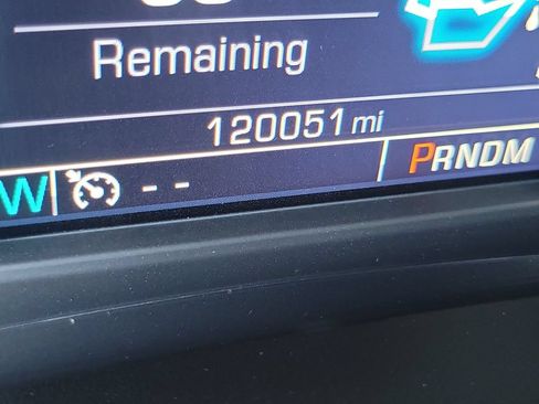 Used 2016 Chevrolet Suburban LT RWD image 8