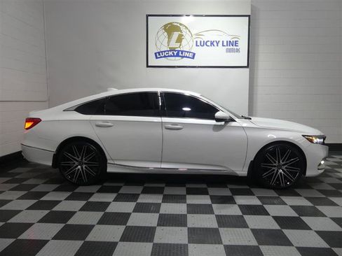 Used 2019 Honda Accord EX image 6