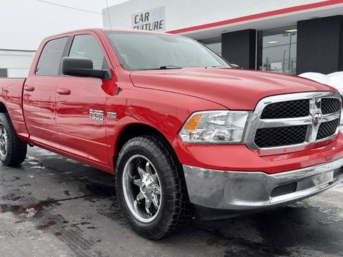 Used 2020 RAM 1500 Classic SLT image 3