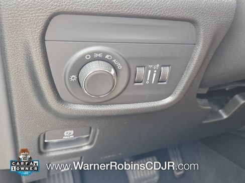 Used 2023 Jeep Grand Cherokee Altitude AWD/4WD image 29