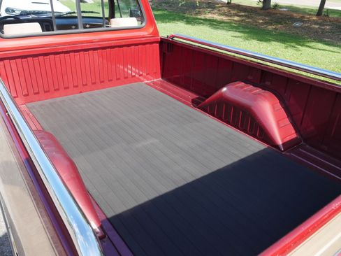 Used 1992 Dodge D/W Truck 150 RWD image 6