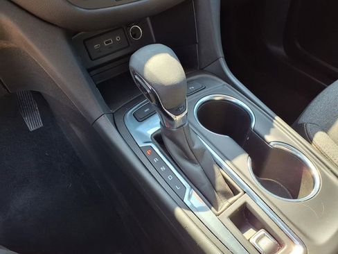 Used 2023 Chevrolet Equinox LT image 24