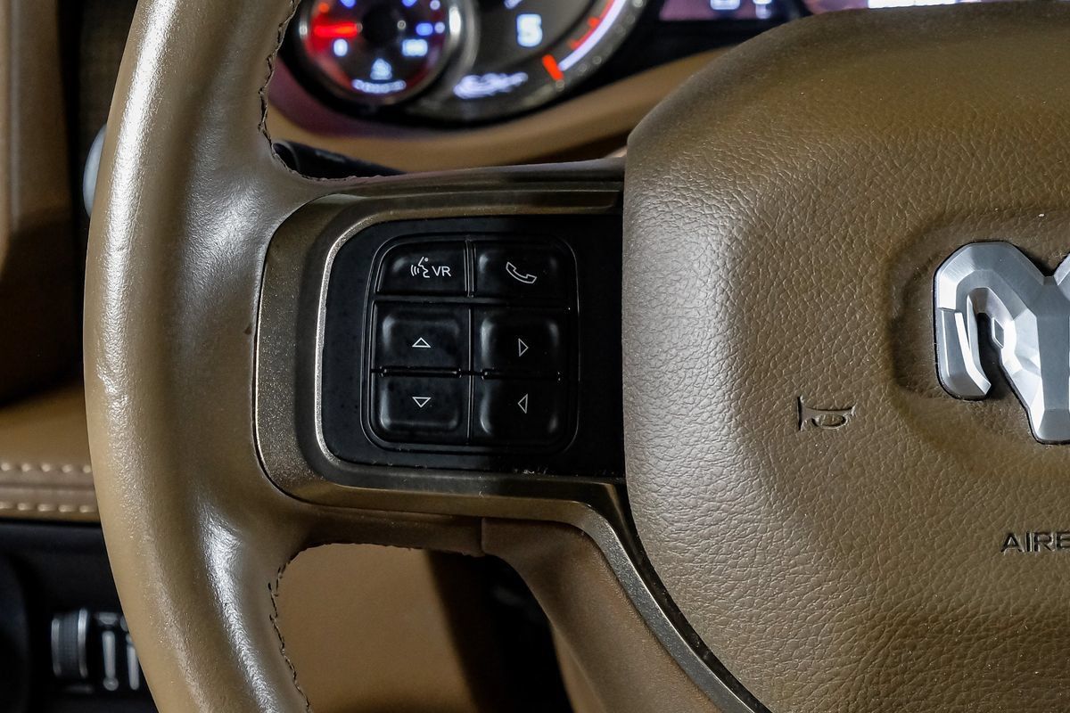 Used 2022 RAM 3500 Limited AWD/4WD image 17