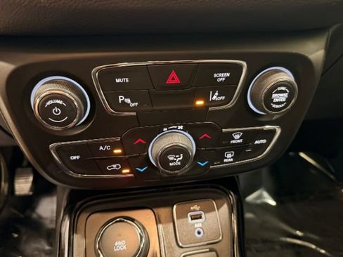 Used 2018 Jeep Compass Limited w/ Navigation Group AWD/4WD image 49