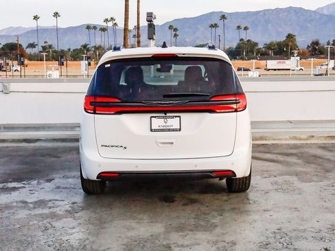 New 2026 Chrysler Pacifica Select w/ S Appearance Package image 8