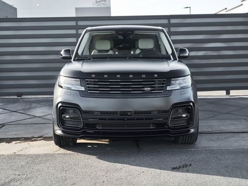 Used 2024 Land Rover Range Rover SV image 16