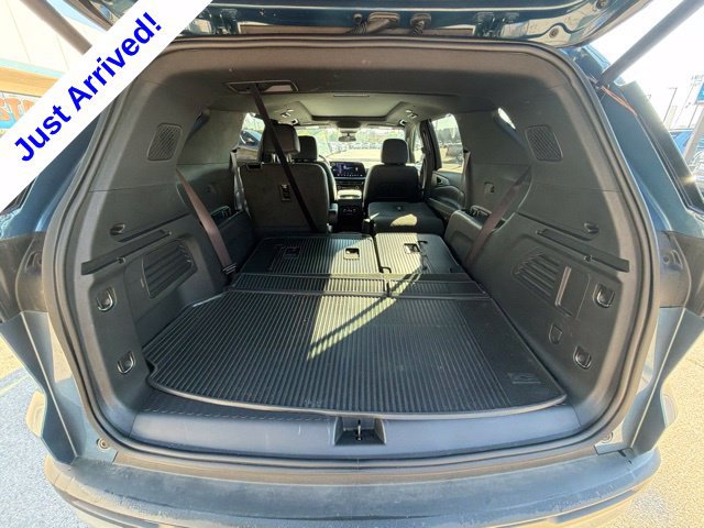 Used 2025 Chevrolet Traverse LT w/ Sun and Wheel Package FWD image 38