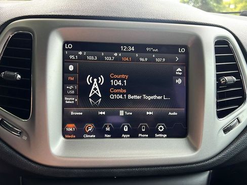 Used 2021 Jeep Compass Latitude w/ Sun and Sound Group FWD image 15