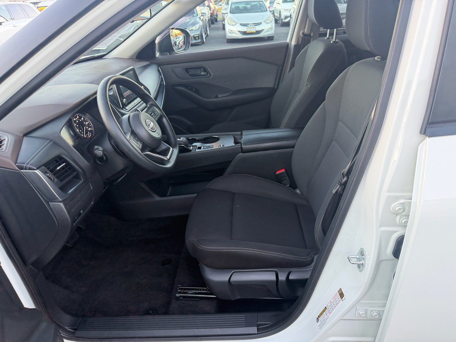 Used 2023 Nissan Rogue S FWD image 17