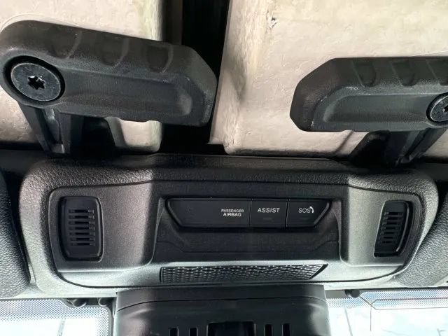 Used 2025 Jeep Wrangler Unlimited Rubicon AWD/4WD image 38