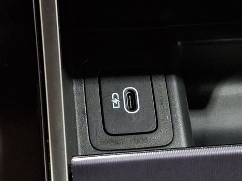 Certified 2026 Land Rover Range Rover Velar Dynamic SE image 24