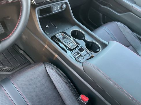 Used 2025 Honda Pilot Black Edition image 21