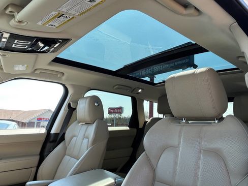 Used 2015 Land Rover Range Rover Sport HSE AWD/4WD image 19