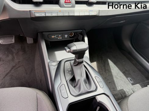 New 2026 Kia K4 FWD image 17