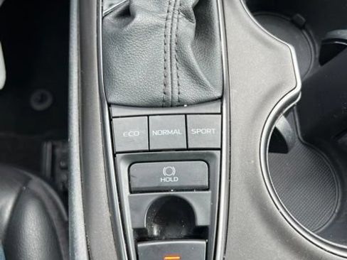 Used 2021 Toyota Camry XSE FWD image 27