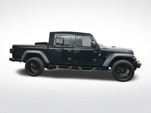 Used 2023 Jeep Gladiator Sport image 4