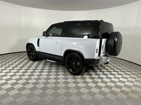 Certified 2023 Land Rover Defender 90 SE image 3