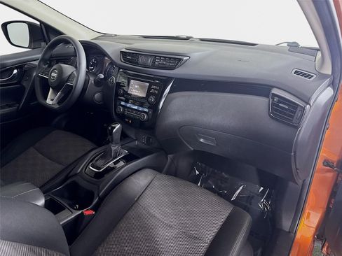 Used 2017 Nissan Rogue Sport SV FWD image 26