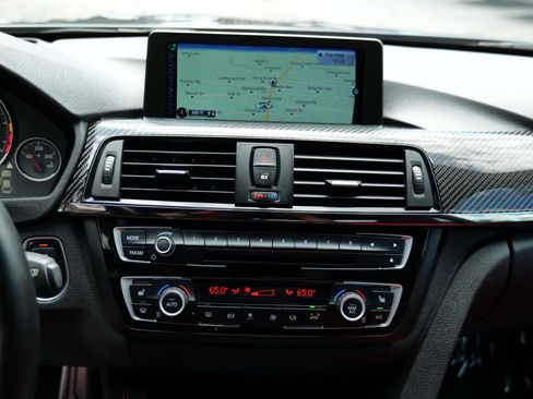 Used 2015 BMW M4 2dr Cpe image 24