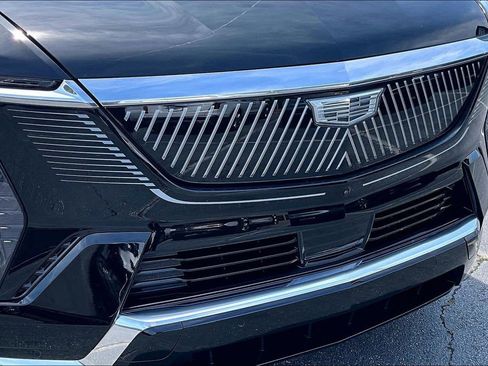 Certified 2025 Cadillac Escalade IQ Luxury 2 w/ LPO, Premium Carpet Package AWD/4WD image 33