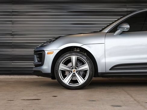 Certified 2023 Porsche Macan AWD/4WD image 13