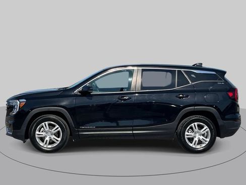 Used 2023 GMC Terrain SLE w/ LPO, Floor Liner Package FWD image 7