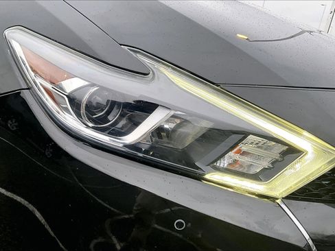 Used 2018 Nissan Maxima Platinum image 27